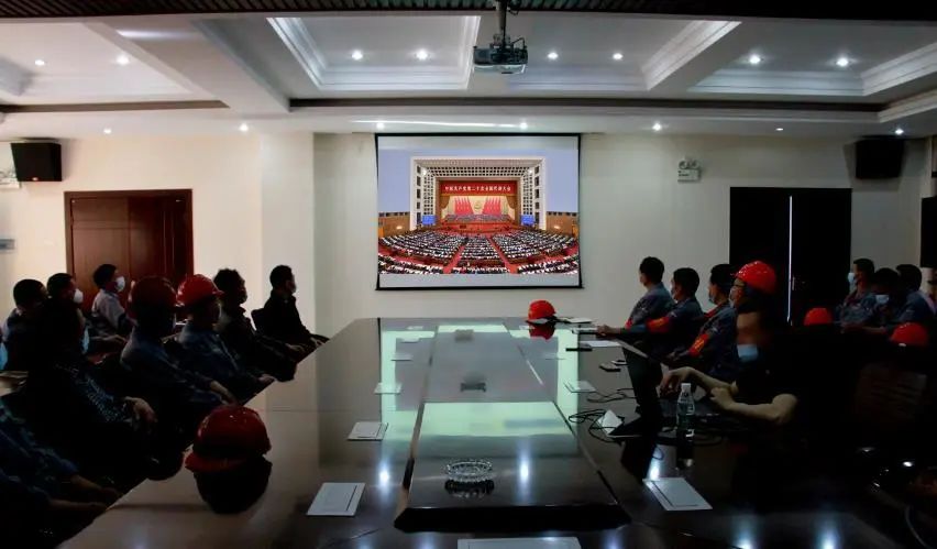 學習二十大、永遠跟黨走、奮進新征程！楚勝集團組織全體